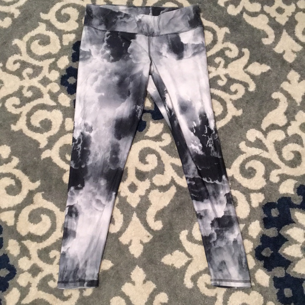 Storm patterned leggings  (DONATING 1/22/19)